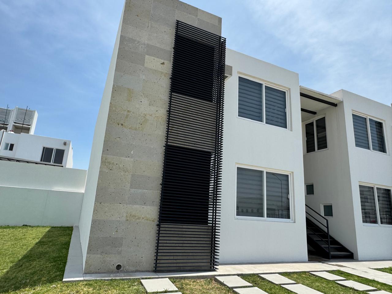 Departamento en venta en privado con casa club con alberca en León Gto zona norte